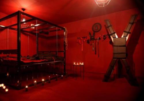 WHO WANTS MY KINK BEDROOM?? SELLING IT FOR $6M