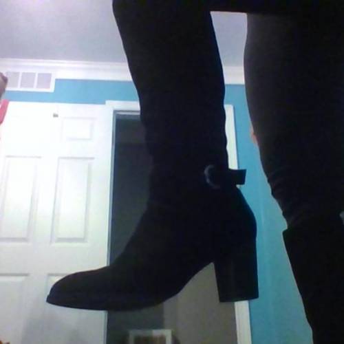 Anybody like my new boots????