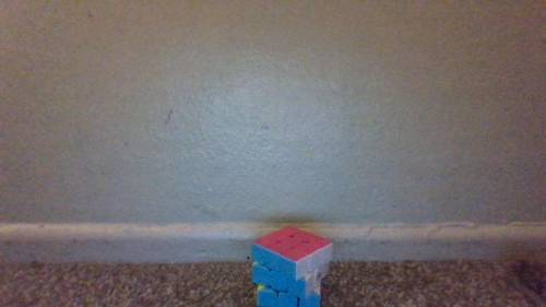 Who can solv a rubiks cube like dis?